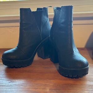 Black Ankle High Heeled Boots Divided Leather Elastic